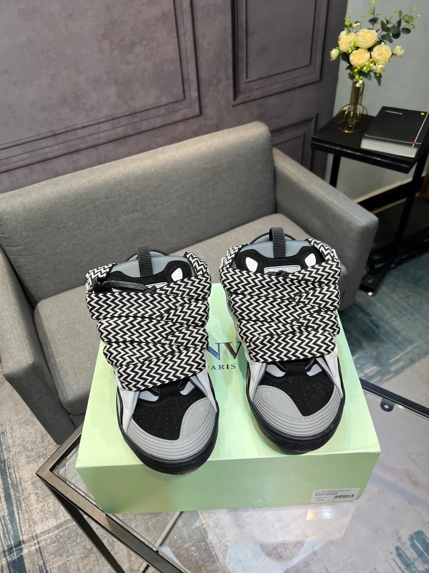 Men's men's shoes💰780 [LANVIN] Latest lace-up fashionable casual sneakers for couples High-quality CLAY couple series‼ ️ The latest trendy products of the season 🌈Many bloggers have planted grass and purchased the original open-mold customization. The upper and outsole are sewn with mark threads without edge sealing. Multiple material splicing combination design. Very versatile for fashionable and casual wear. Comfortable on the feet. Recommended for self-retention (upper cowhide + cow suede + breathable mesh) inner foot pad cowhide exclusive original open-mold clear logo rubber outsole ⚠️36-44 yards (45 custom-made)